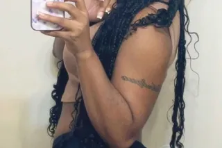 AVAILABLE NOW. I only do hotel visits, I don't do outcalls. 🍆🍑💦 - Image 1