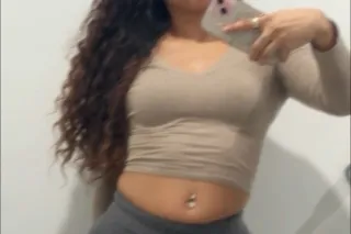 I only do hotel visits 🏨 You have to come here to my room 👀 I don't accept drama or games 🚫 All services with a condom ✅ - Image 3