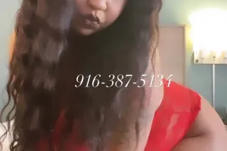 ❤Let me be your valetines day treat🍬❤ Big titties Creamy Pussy 💕🧁well reviewed 10/10 Karmel Kia⭐😻 - Image 1