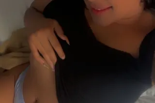 latina real sexi joven qv 80 - Image 1